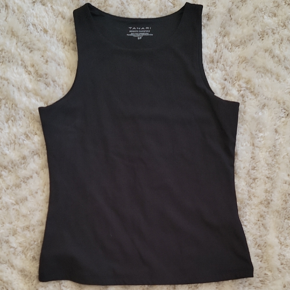 Tahari NWT Ribbed Sleeveless Top